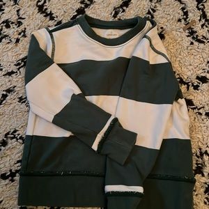 boy crew it’s striped crew in green and white. size 6-7